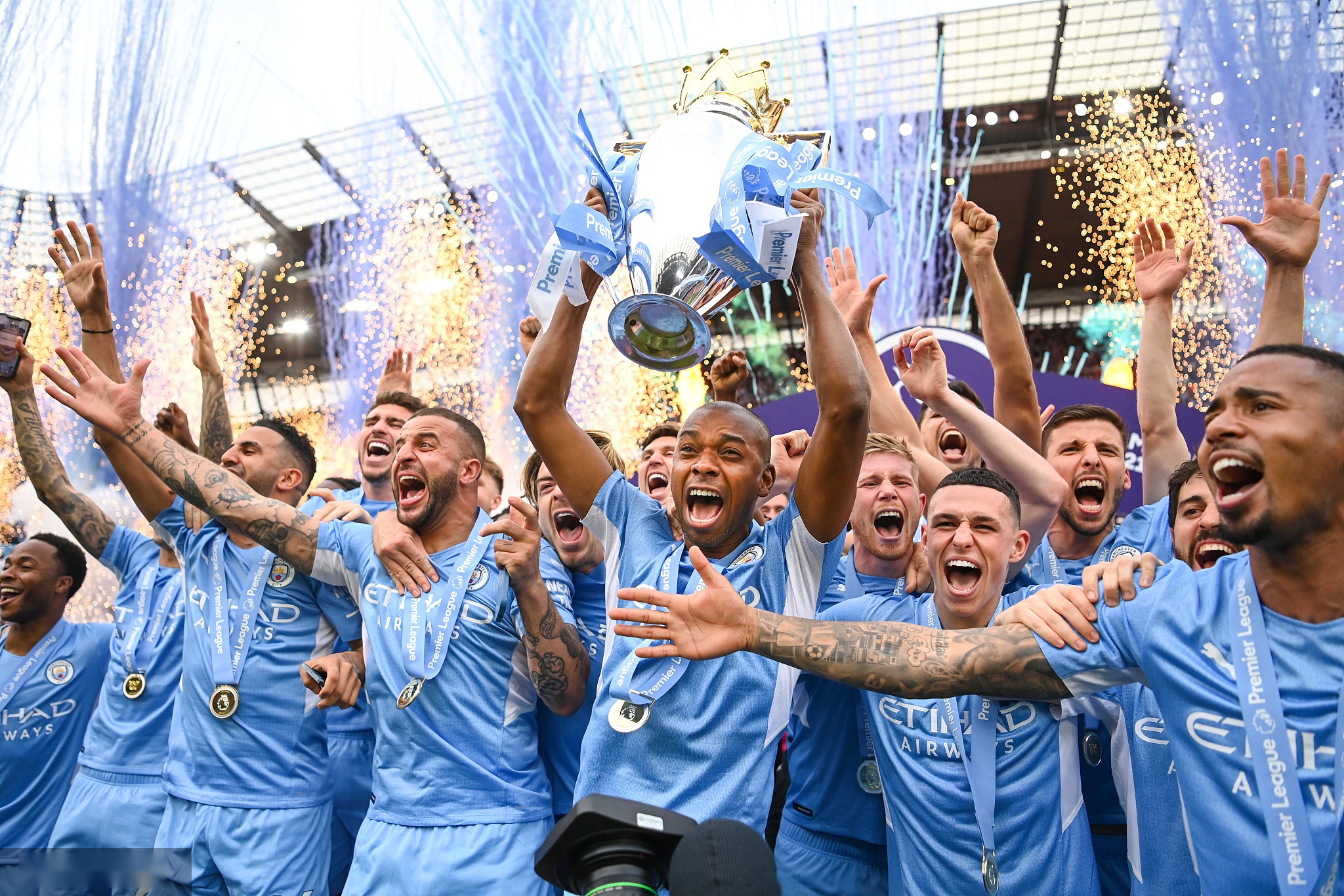 吸引任何一 吸引任何一