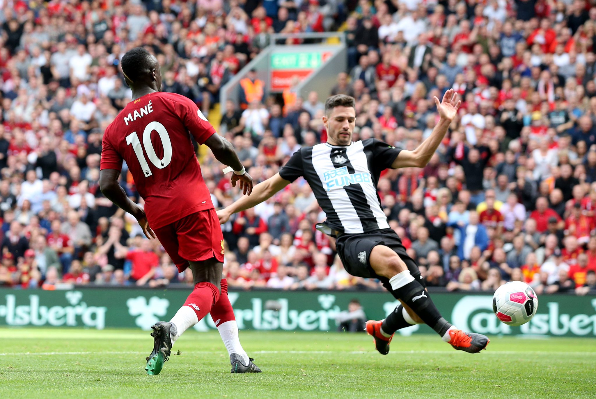 受瞩目的事 受瞩目的事